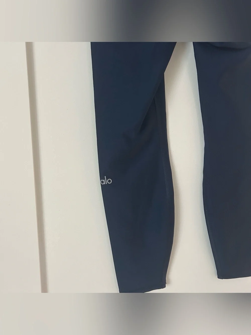 Alo Yoga 7/8 High-Waist Airlift Legging in Navy Size Small